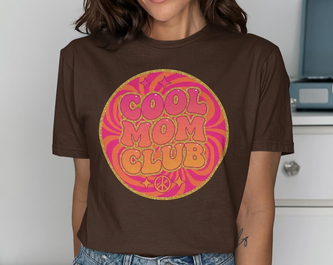 Groovy Retro Mom Club T-Shirt | Faux Glitter Peace Sign Mama Tee