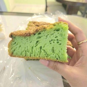 Pandan Honeycomb Cake (Banh Bo Nuong) image 3