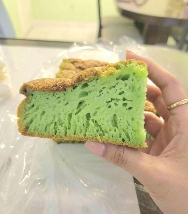 Pandan Honeycomb Cake (Banh Bo Nuong) image 3