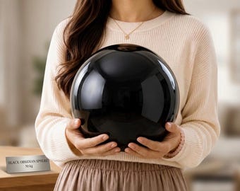 Gepersonaliseerde zwarte obsidiaan kristallen bol, grote waarzegbol voor meditatie, natuurlijk vulkanisch glas als schild tegen negatieve energie, aardende decoratie.