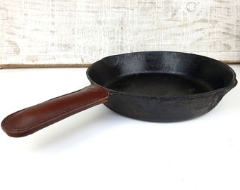 Hand Sewn Leather Skillet Handle Cover - Cast Iron Pot Holder