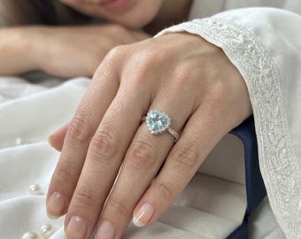 Anillo artesanal con halo de aguamarina tallada en forma de corazón, anillo llamativo de plata de ley, ideal para ella.