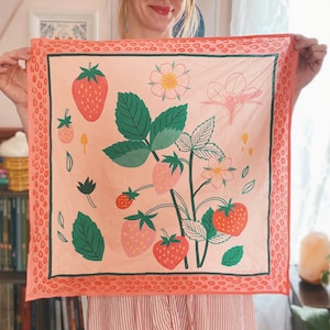 Strawberry Bandana, Cottage Core Hair Scarf, Women&#39;s Cotton Bandana, Fruit Neck Scarf, Square Handkerchief, Cute Hiking Scarf, Friend Gift