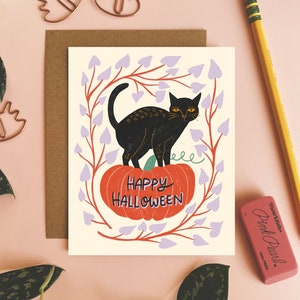 Carte Happy Halloween, chat noir sur citrouille, carte d'Halloween vierge, carte d'animaux, carte de saison fantasmagorique, jolie carte de voeux d'Halloween