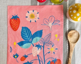Strawberry Kitchen Towel, Gift for Mom, Cottage Core Decor, Retro Kitchen, Strawberry Gift for Friend, Farmhouse Dish Towel, Fruit Tea Towel