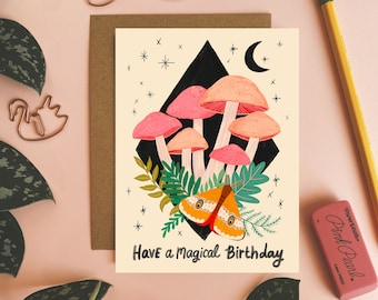 Carte d'anniversaire champignon, passez un anniversaire magique, carte de voeux illustrée, carte de joyeux anniversaire, jolie papeterie, rêve folklorique, carte d'art