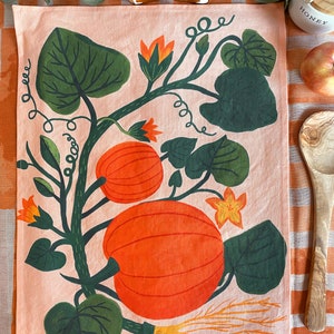 Pumpkin Tea Towel, Fall Kitchen Decor, Autumn Dish Towel, Thanksgiving Decor, Cottagecore, Housewarming Gift, Hostess Gift, Gift for Women
