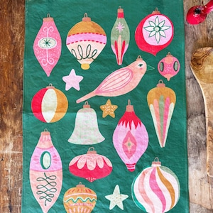 Retro Christmas Ornaments Tea Towel, Holiday Kitchen Towels, Christmas Dish Towel, Holiday Hostess Gift, Kitchen Accessories, Handmade Gift