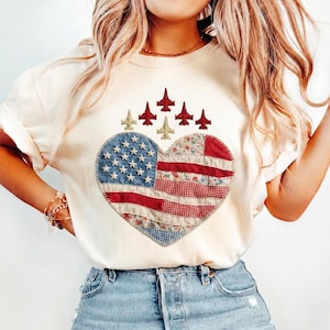 Comfort Colors® T-shirt med hjärtformad flagga och konstmönster, America 250 1776 2026 T-shirt, vintage patriotisk fjärde juli-tröja