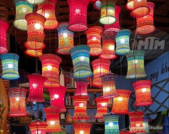 Set di 10 lanterne etniche vietnamite in broccato - Lanterne vietnamite fatte a mano, lampade a sospensione boho, decorazioni per la casa, ristoranti e patio/ Colori misti