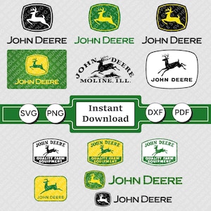 Op de afbeelding: Een verzameling John Deere-logo's in verschillende ontwerpen. De logo's tonen een herten silhouet en de woorden "John Deere" in verschillende lettertypen en lay-outs. De afbeelding bevat ook de woorden "Direct downloaden" en bestandstype-pictogrammen.