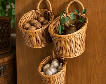 Wall Mounted Wicker Storage Basket, Handwoven Hanging Wall Organizer, Rustic Rattan Style Fruit & Vegetable Basket, Farmhouse Deco