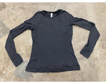 Lululemon Long Sleeve Shirt Womens 6 Black Running Thumbholes Pocket LW3FJUS