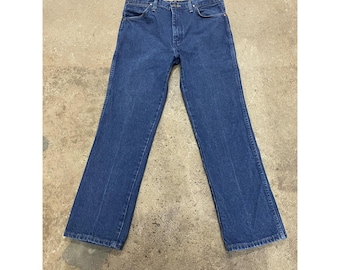 Wrangler 938PWD Jeans Mens 34x30 Medium Wash Blue Denim Straight Leg Zip Fly