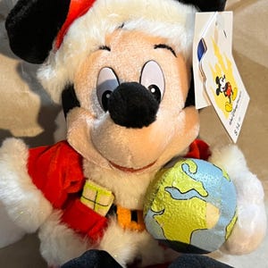 Disney 9in Mickey Mouse Plush Red Santa 1999 Commemorative Globe NWT Bild 2