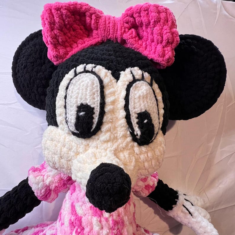 Peluche grande de Minnie Mouse de 25" de chenilla gruesa rosa para niños, hecho a mano imagen 2