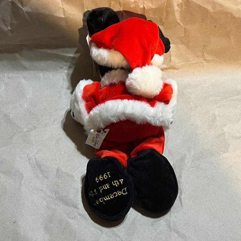 Disney 9in Mickey Mouse Plush Red Santa 1999 Commemorative Globe NWT Bild 6