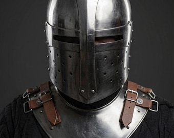 Handgemaakte stalen kruisvaarder ridder suikerbroodhelm, middeleeuws pantser, LARP-cosplay