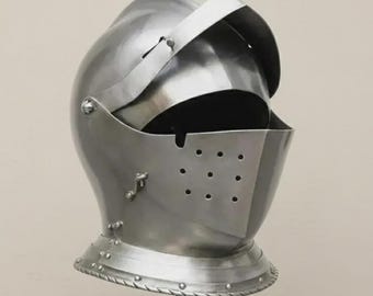 Casco de caballero gótico portátil / Armadura de acero para LARP, cosplay, recreación histórica y exhibición.