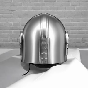 Casco Beskar Mandaloriano, casco de acero hecho a mano inspirado en Star Wars, armadura de cazarrecompensas, accesorio para cosplay, estilo Din Djarin. imagen 5