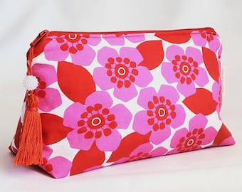 Neceser rosa con estampado floral, estuche cosmético de algodón hecho a mano, organizador de artículos de aseo de viaje, regalo para ella.