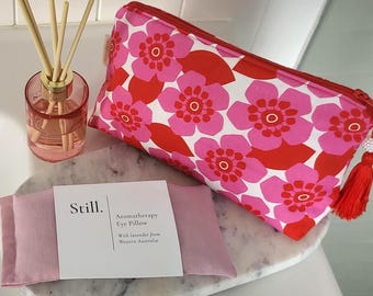 Set de regalo para mimarse, almohada para ojos de lavanda y neceser de maquillaje hecho a mano, paquete de autocuidado.