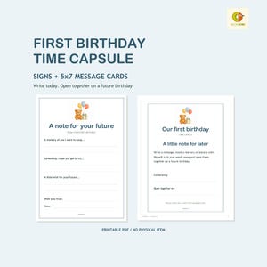 以下が含まれることがあります： 12.7x17.8cmのメッセージカードと印刷可能なサインを含む、1歳の誕生日用タイムカプセルセット。カードにはテディベアと風船が描かれており、A note for your futureやOur first birthdayというテキストが白い背景に黒い文字で記載されています。