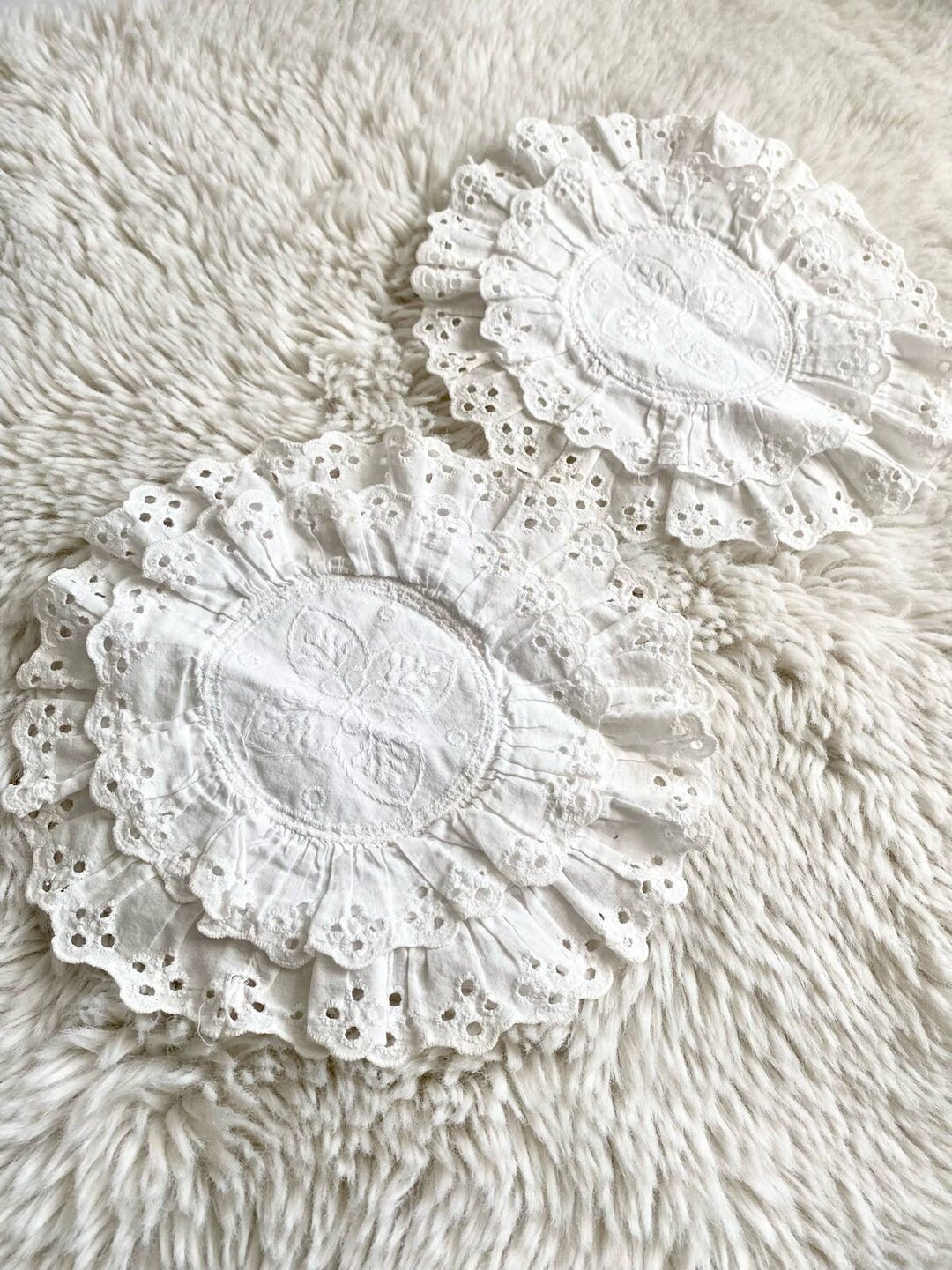 Set of 2 Vintage Eyelet Doilies Table Placemats Etsy