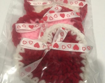 Valentine's Day Heart pins - Valentine's Day pins- set of 3 Crocheted Valentine's Day pins- Holiday pins- Lapel Pins- crochet Valentines