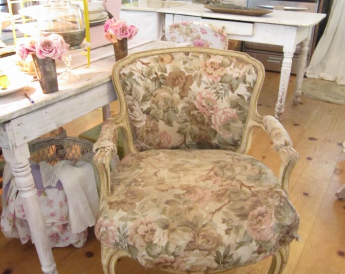 Beautiful Vintage Overstuffed French Chair Shabby Chic Prairie Cottage