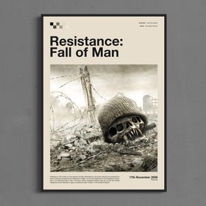 Può includere: Una tazza di ceramica bianca con manico nero e la scritta "But First, Coffee" in grassetto nero. La tazza è appoggiata su una superficie di legno. La tazza è alta circa 10 cm.