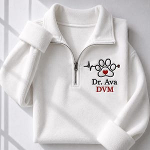 Personlig veterinär med kvarts dragkedja, broderad veterinärteknikerpullover, gåva till veterinärstudent