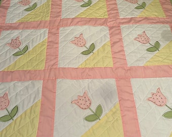 Tulip Quilt, Girl Quilt - Applique  32"x 42"