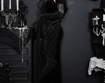Vestido de encaje con mangas acampanadas / Vestido largo gótico de terciopelo negro / Vestido de fiesta con abertura alta y escote tipo ojo de cerradura