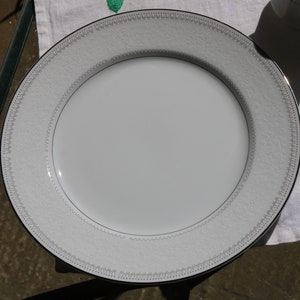50s Replacement DINNER PLATE by TROUSSEAU by Fine China of Japan Gray & White Floral with Platinum Trim   J