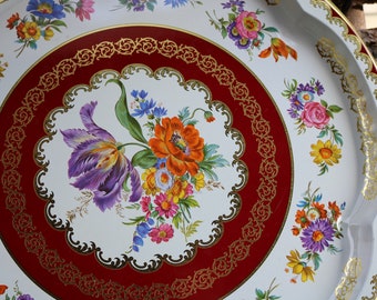 Set of Three Stunning Metal Serving Trays Marked DAHER 1101 Made in England Beautiful Floral Pattern Deep Bright Colors 1971