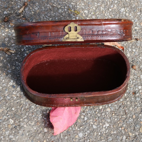 70s 80s Faux Alligator Skin Wooden BOX OBLONG Dark Brown Metal Hinges