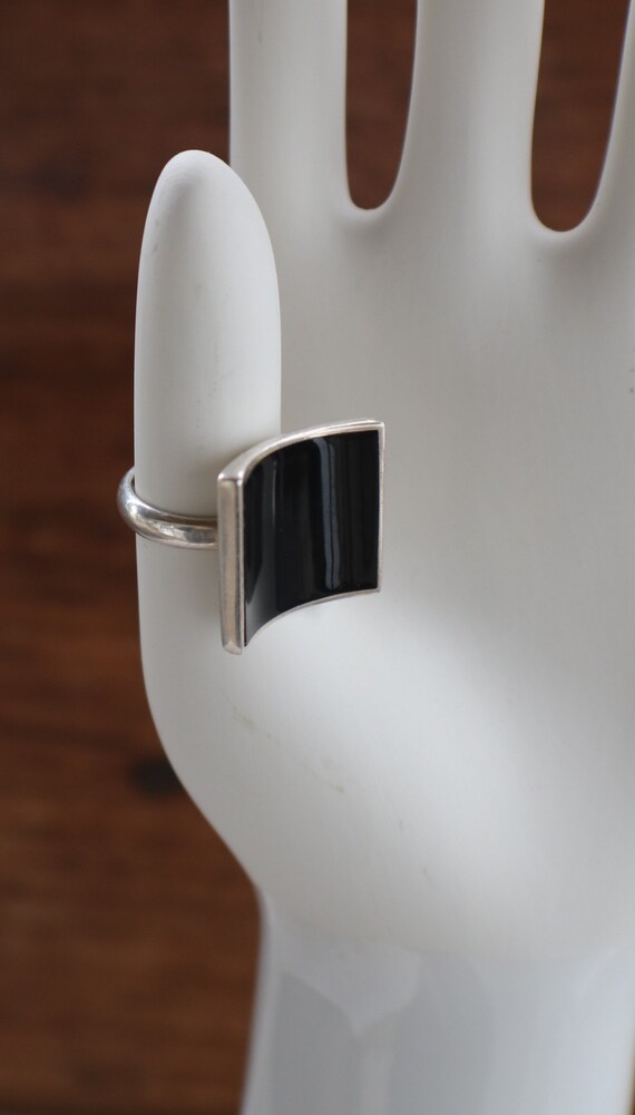 70s Minimalist MOD RING Size 8 1/4 Unisex Curved … - image 1
