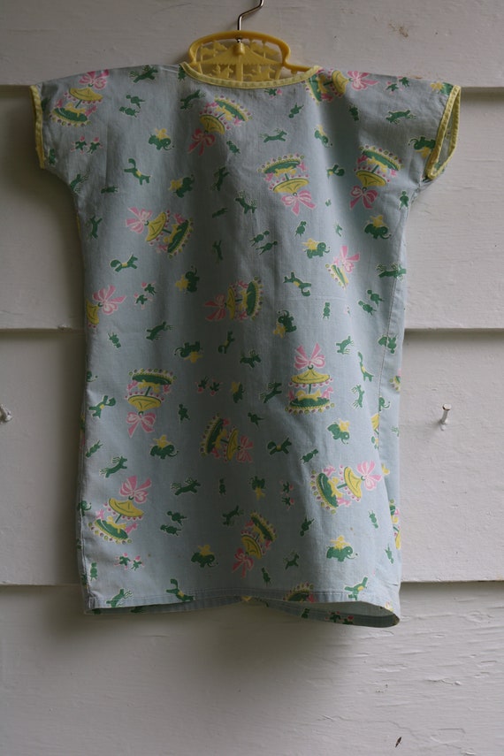 40s Cotton BABY SMOCK for Feeding or Play Elephan… - image 7