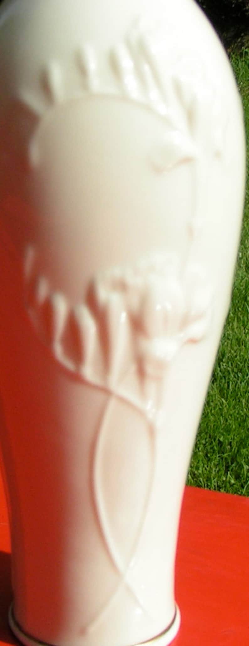late 70s early 80s Classic White LENNOX Vase with high relief IRISES Home Decor Floral