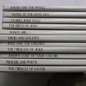 1996 ONZE LIVRES chrétiens miniatures pour enfants Histoires bibliques par Publication International Ltd