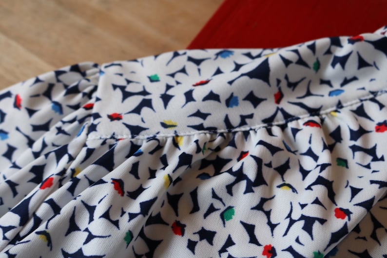 70s Large White /& Navy Blue DAISY Print BLUSE by Cape Cod Match Mates USA Long Sleeved e
