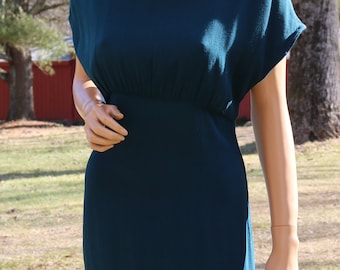 90s L'AGENCE Dark Teal Green Crepe VESTIDO talla 8 Hundido Espalda Diseñador 100% pur amour Colección