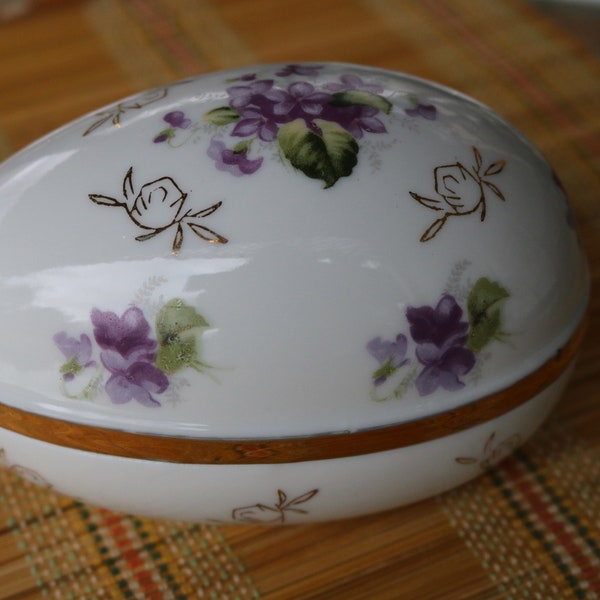 50s Porcelain EGG TRINKET Box Violets with Gold Leaf Roses and Edging by LOFT Japan