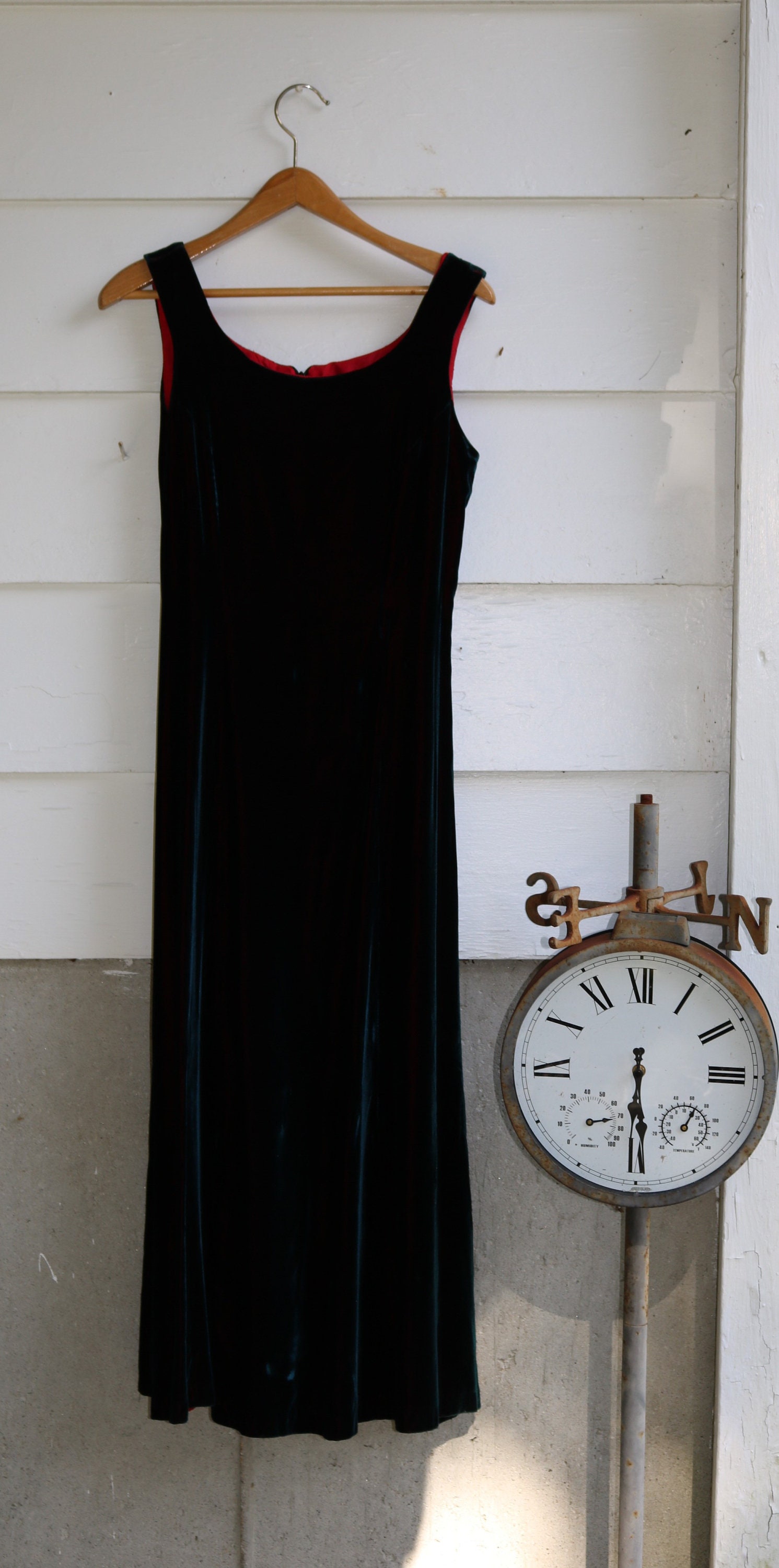 Small S 90s Dark Green Velvet Maxi Dress by Lynn Lugo Fully Lined in Red Small S 90s Dark Green Velvet Maxi Dress by Lynn Lugo Fully Lined in Red