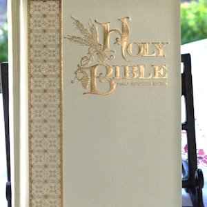 Large 1971 HOLY BIBLE King James Version Family Reference Edition by Thomas Nelson Publishers