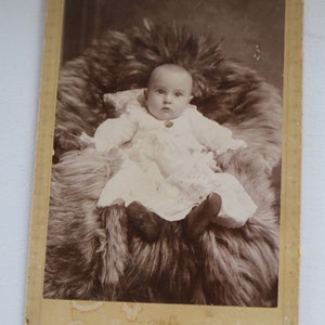 1800 principios de 1900 Cuatro FOTOS antiguas FOTOGRAFÍA en blanco y negro y sepia Mujeres Bebé Nueva Inglaterra