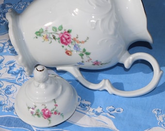 80s Polish COFFEE POT Wawel in the Rose Garden Pattern Tea Pot 5 1/2 cup Floral