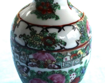 70s Rose Medallion VASE Hong Kong Porcelainware Hand Painted Small Gold Trim