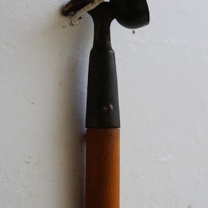 40er Jahre oder älter KARTE PULLDOWN STICK Antike Schule Messing und Holz Haken Pull Down